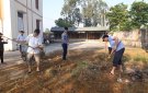 Chiều ngày 23 tháng 11 năm 2019, Công đoàn xã Quảng Minh thành phố Sầm Sơn tổng vệ sinh khuôn viên công sở. 